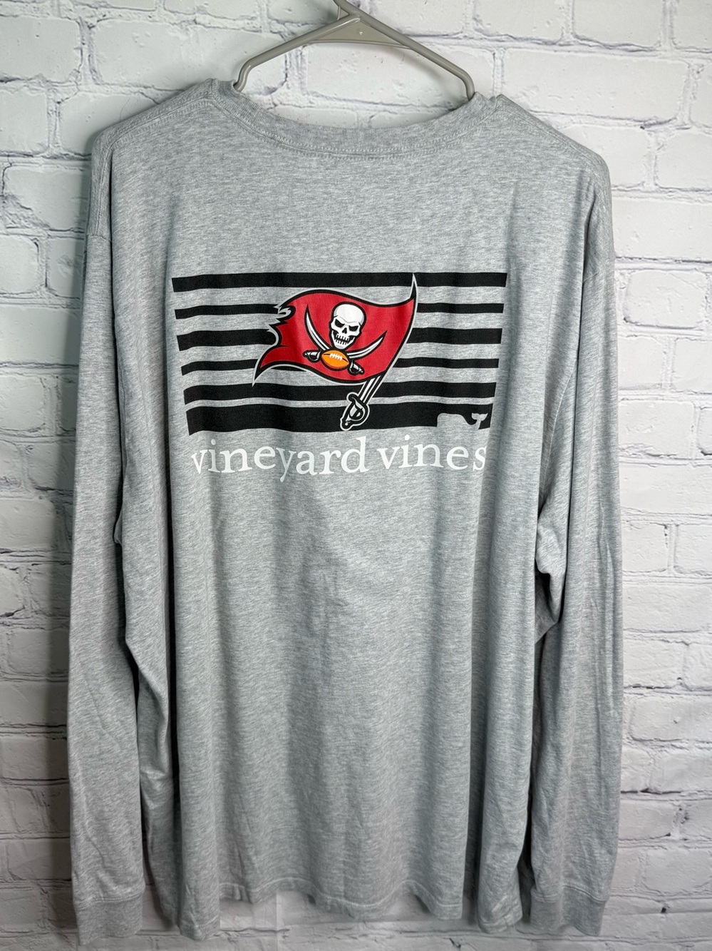Vineyard Vines Tampa Bay Buccaneers Long Sleeve Shirt 2XL